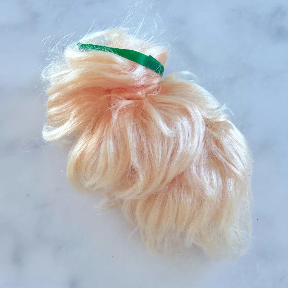 Tinker bell blonde wig. 4-6 years